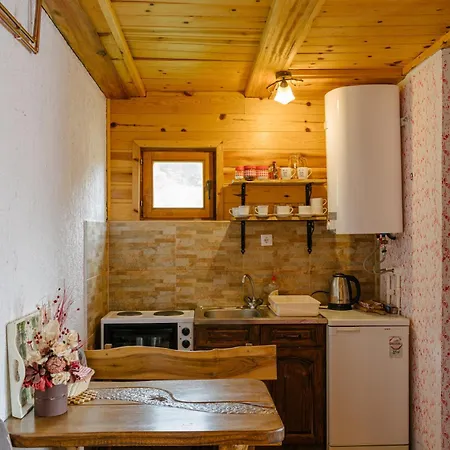 Konaci Zaovljanska Jezera *