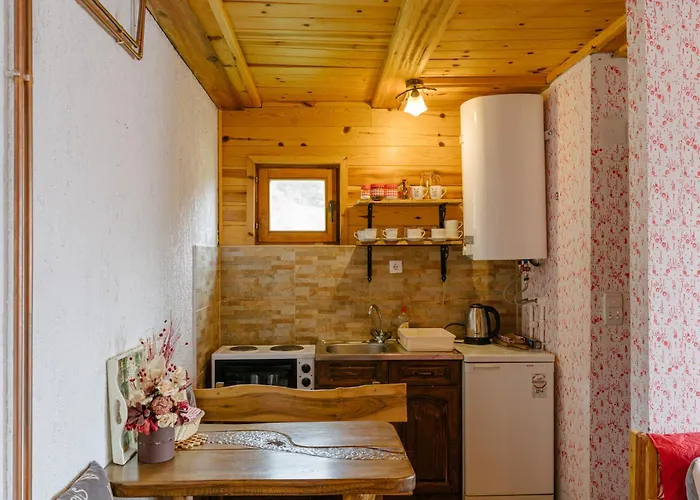 Konaci Zaovljanska Jezera *